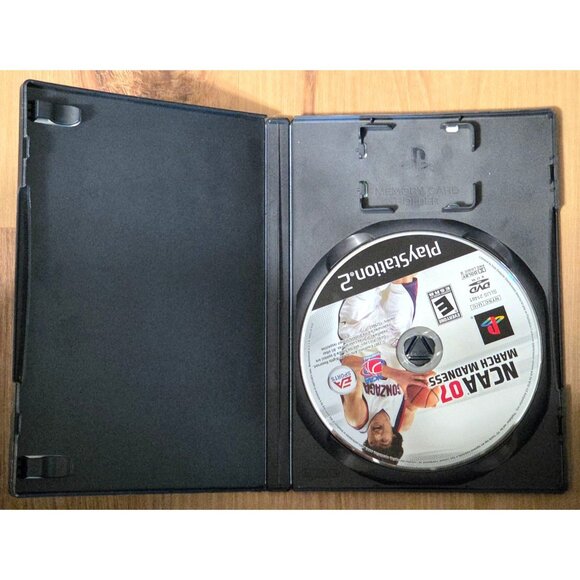 NCAA March Madness 07 - PlayStation 2 - Picture 2 of 4